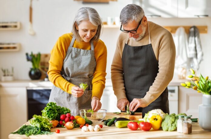 Ernährung Senioren Wie Senioren fit und gesund bleiben können