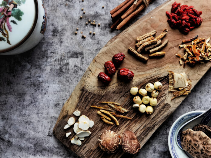 Immunsystem stärken im Herbst Die besten Heilkräuter von Echinacea bis Ingwer Immunsystem stärken im Herbst Die besten Heilkräuter von Echinacea bis Ingwer